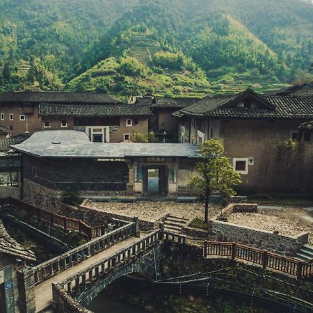 Отель Tsingpu Tulou Retreat Zhangzhou Экстерьер фото