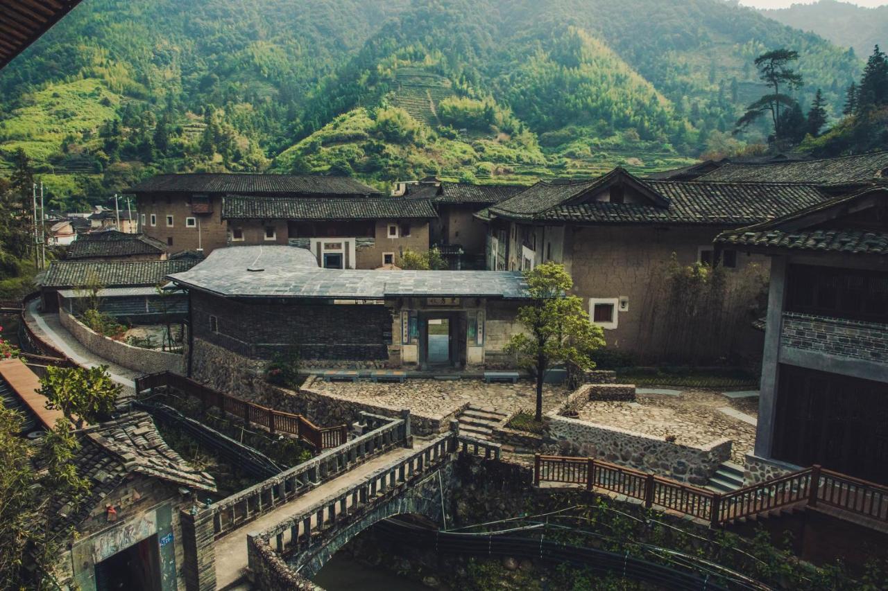 Отель Tsingpu Tulou Retreat Zhangzhou Экстерьер фото
